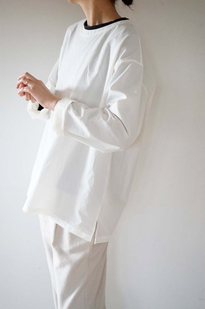 Pullover shirt<br>White<br>