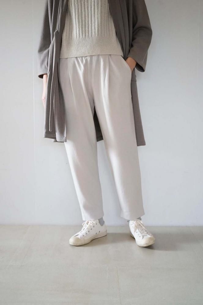 wool tuck pants<br>ecru<br>