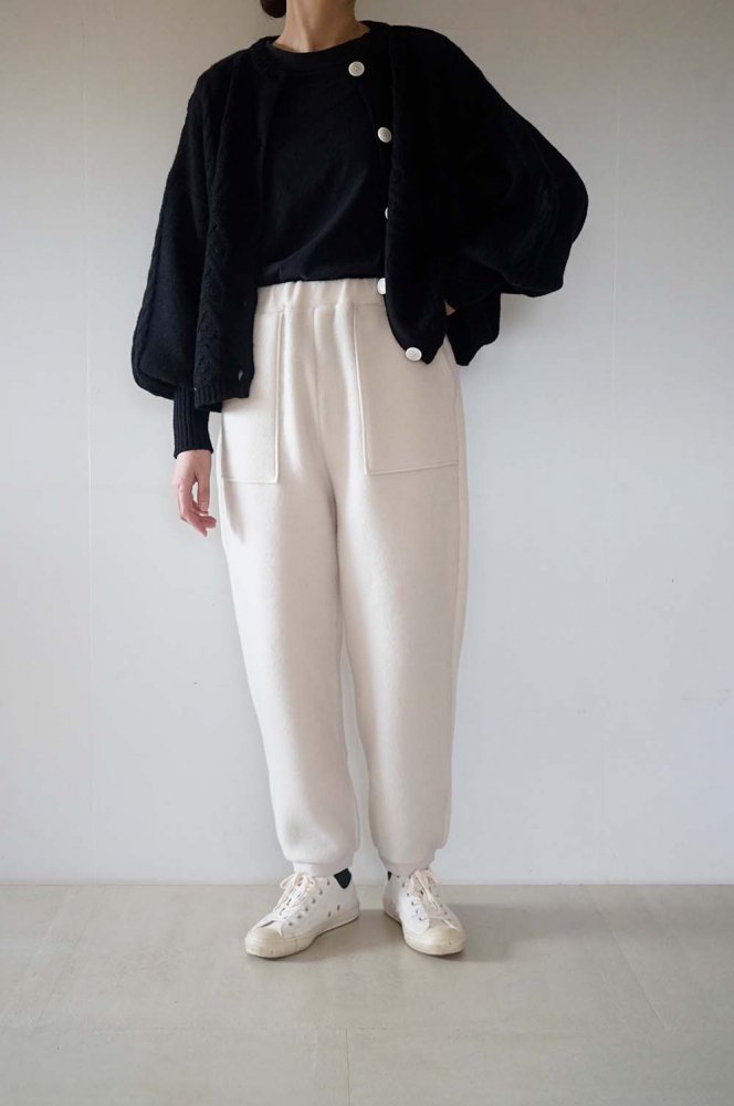 TRAVAILLE EASY PANTS<br>MILK TEA<br>