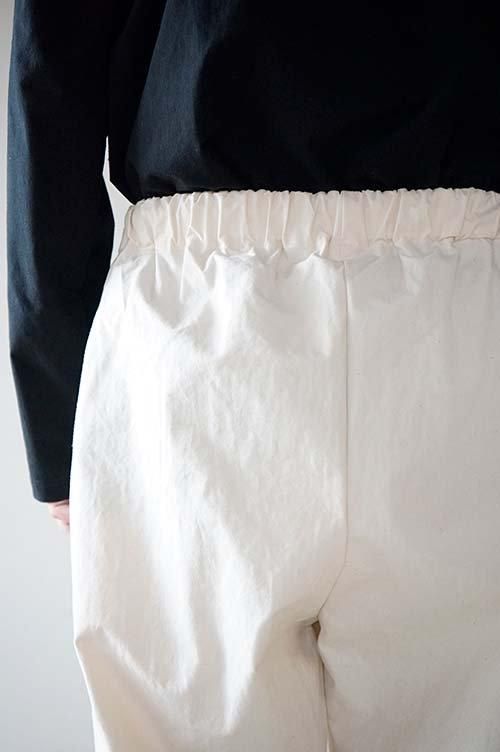 Yoli Cotton taperd pants ホワイト　サイズ1 Yoli Cotton taperd pants（24SS） ｜くらすこと オンラインストア