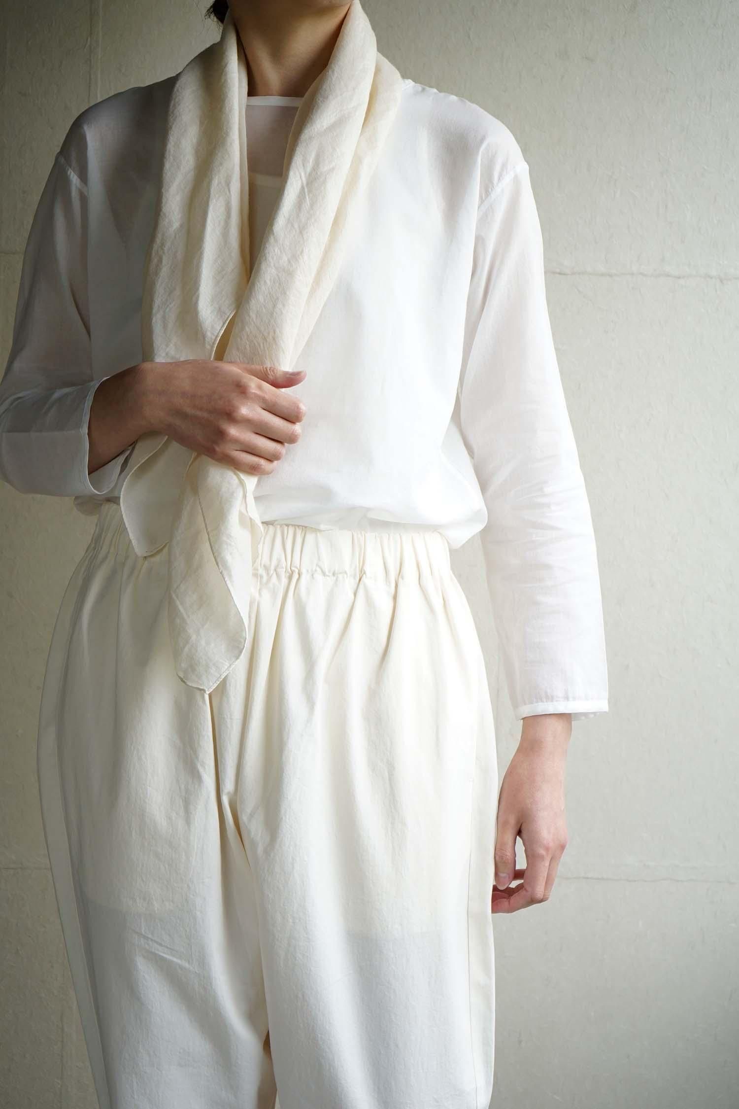 <span style="color:#FF0000">[ͽ]</span><br>Simple blouse<br>White,Ivory,Beige,Black<br>