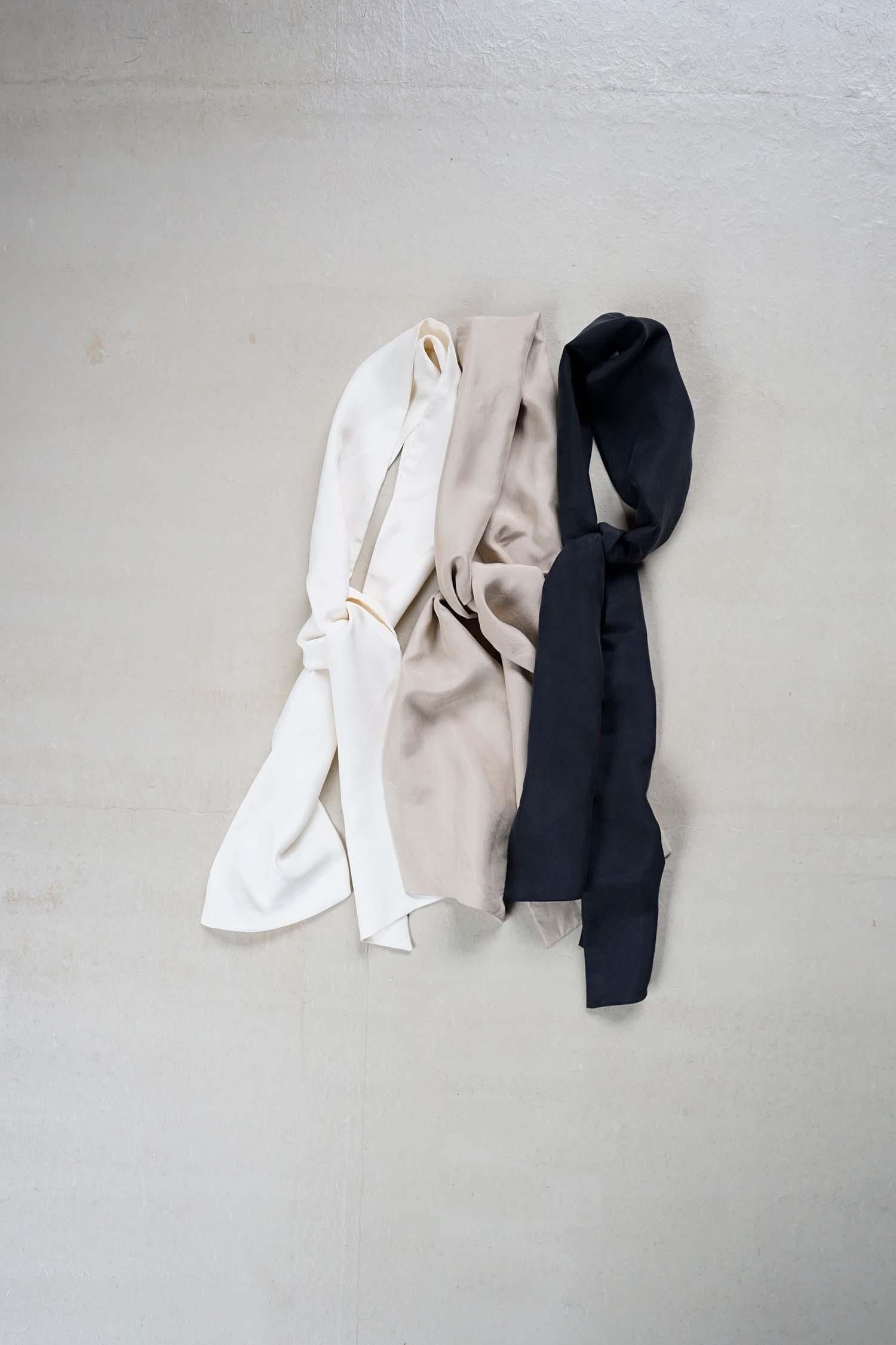 <span style="color:#FF0000">[ͽ]</span><br>Silk tie scarf<br>White,Beige,Black<br>