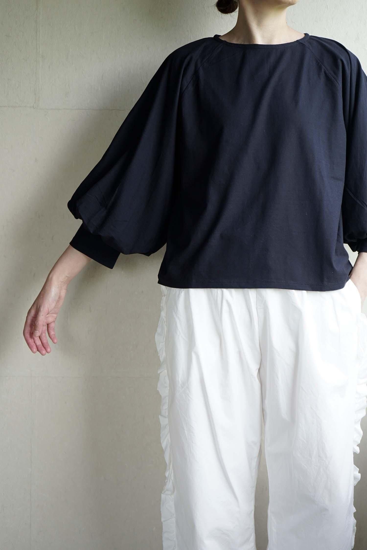 ANTIQUE SLEEVE CURIOUS PULL OVER<br>BLACK<br>