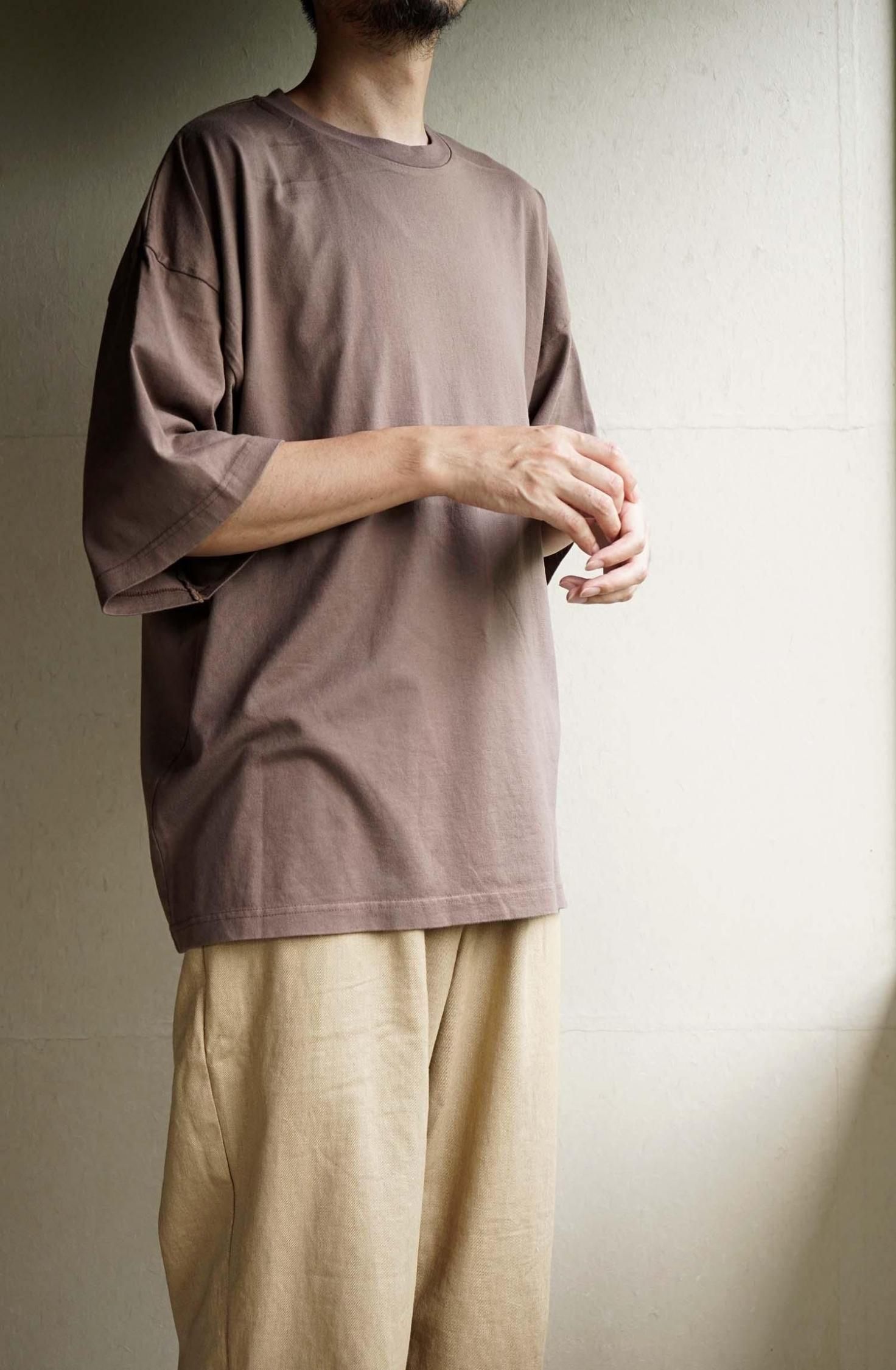 Straight T-shirts<br>Brown<br>