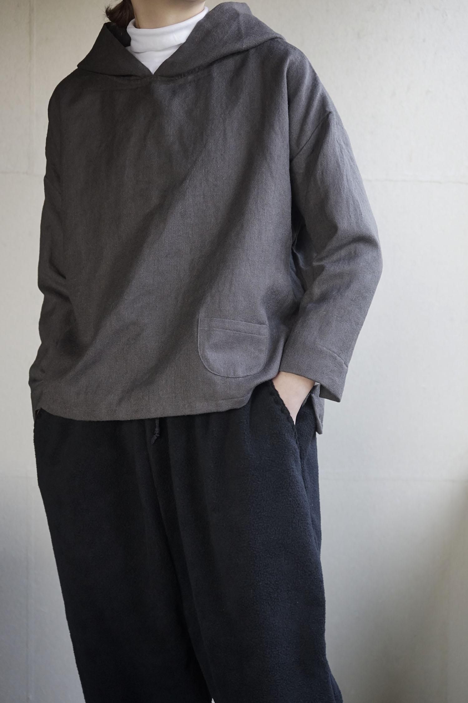 SYUKU-JYU WOOL EASY FOOD BLOUSE<br>KINARI, CHARCOAL<br>