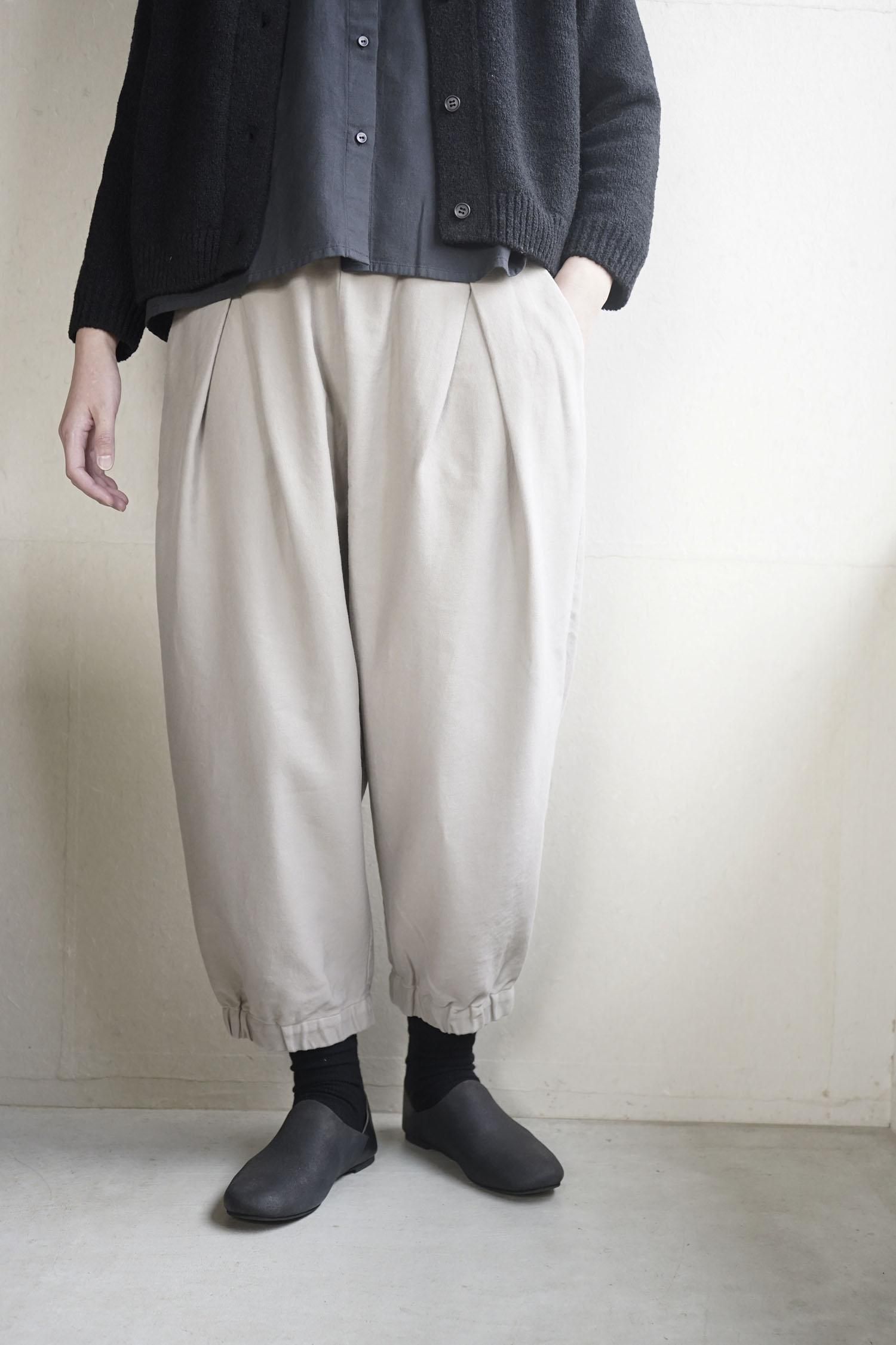 brushed cotton cropped pants<br>ivory, grege, sumi<br>