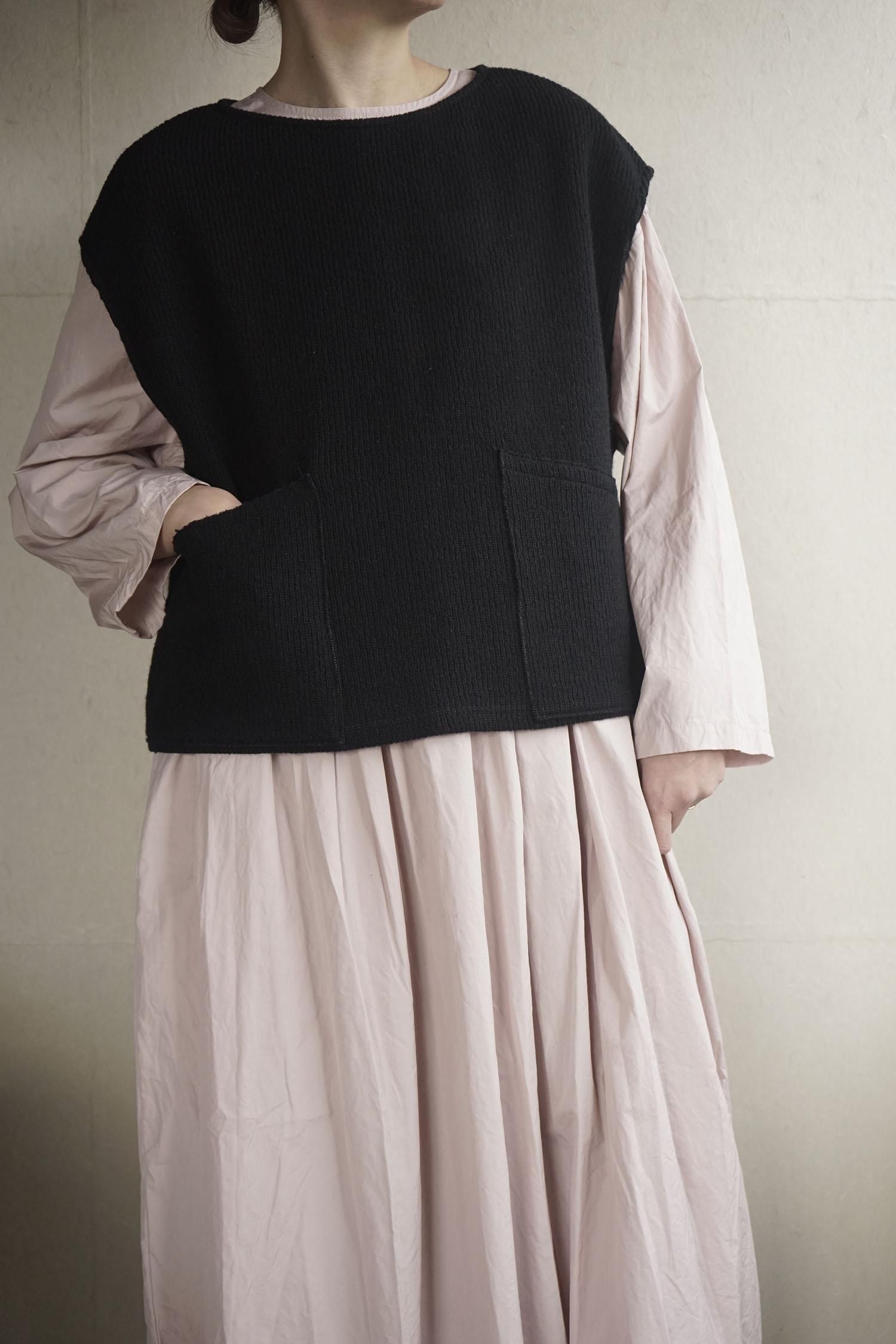 RES ARCS KNIT VEST<br>BLACK<br>