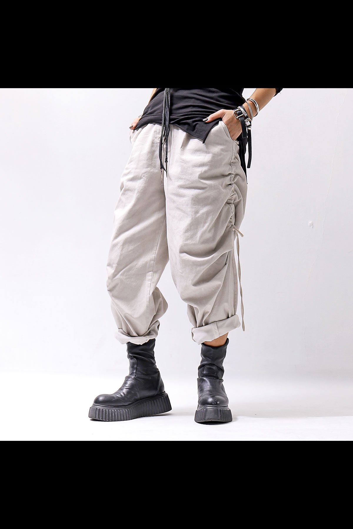 <img class='new_mark_img1' src='https://img.shop-pro.jp/img/new/icons8.gif' style='border:none;display:inline;margin:0px;padding:0px;width:auto;' />UNISEX SIDE STRING CODE PANTS 319/MM_DESERT