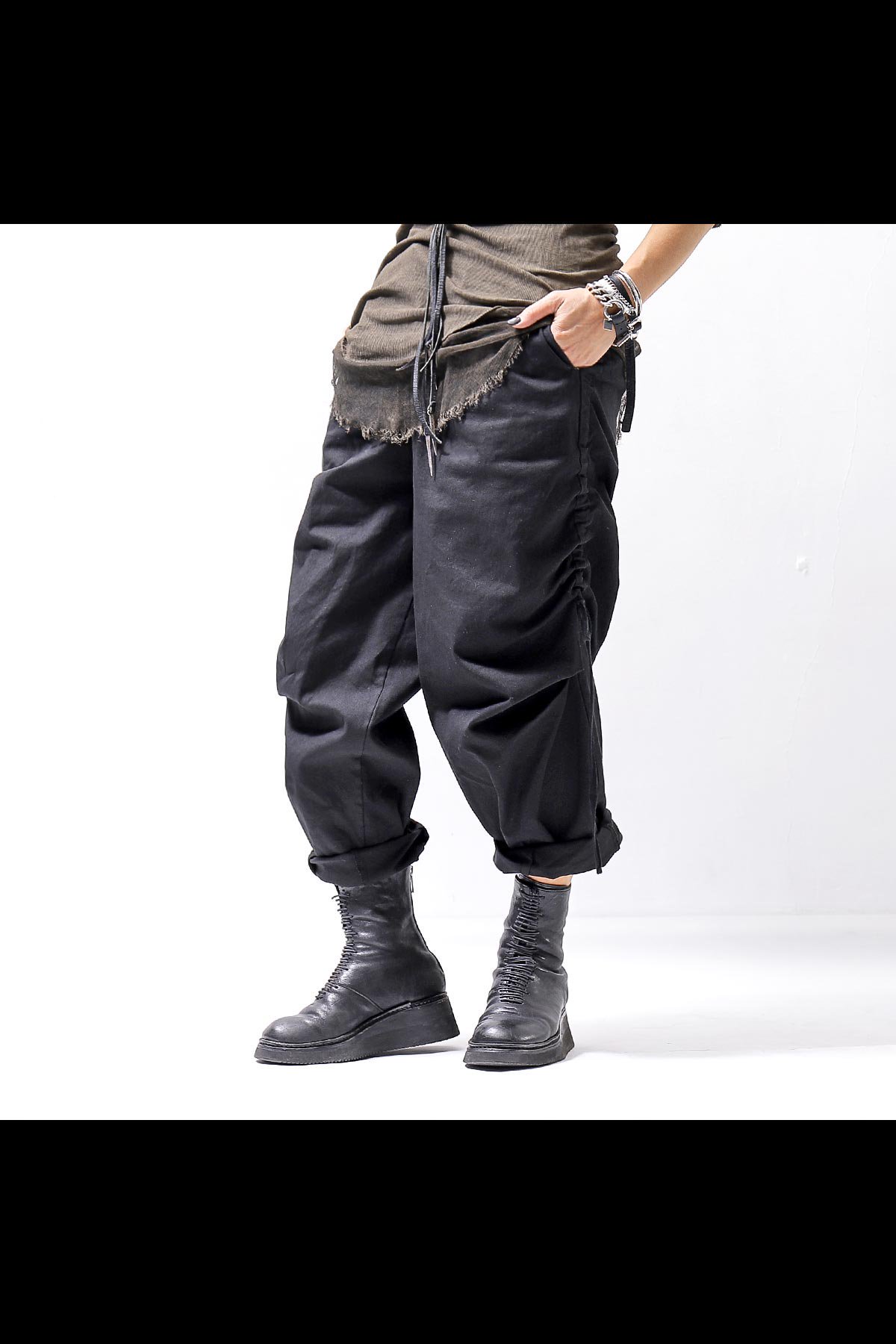 <img class='new_mark_img1' src='https://img.shop-pro.jp/img/new/icons8.gif' style='border:none;display:inline;margin:0px;padding:0px;width:auto;' />UNISEX SIDE STRING CODE PANTS 319/MM_BLACK