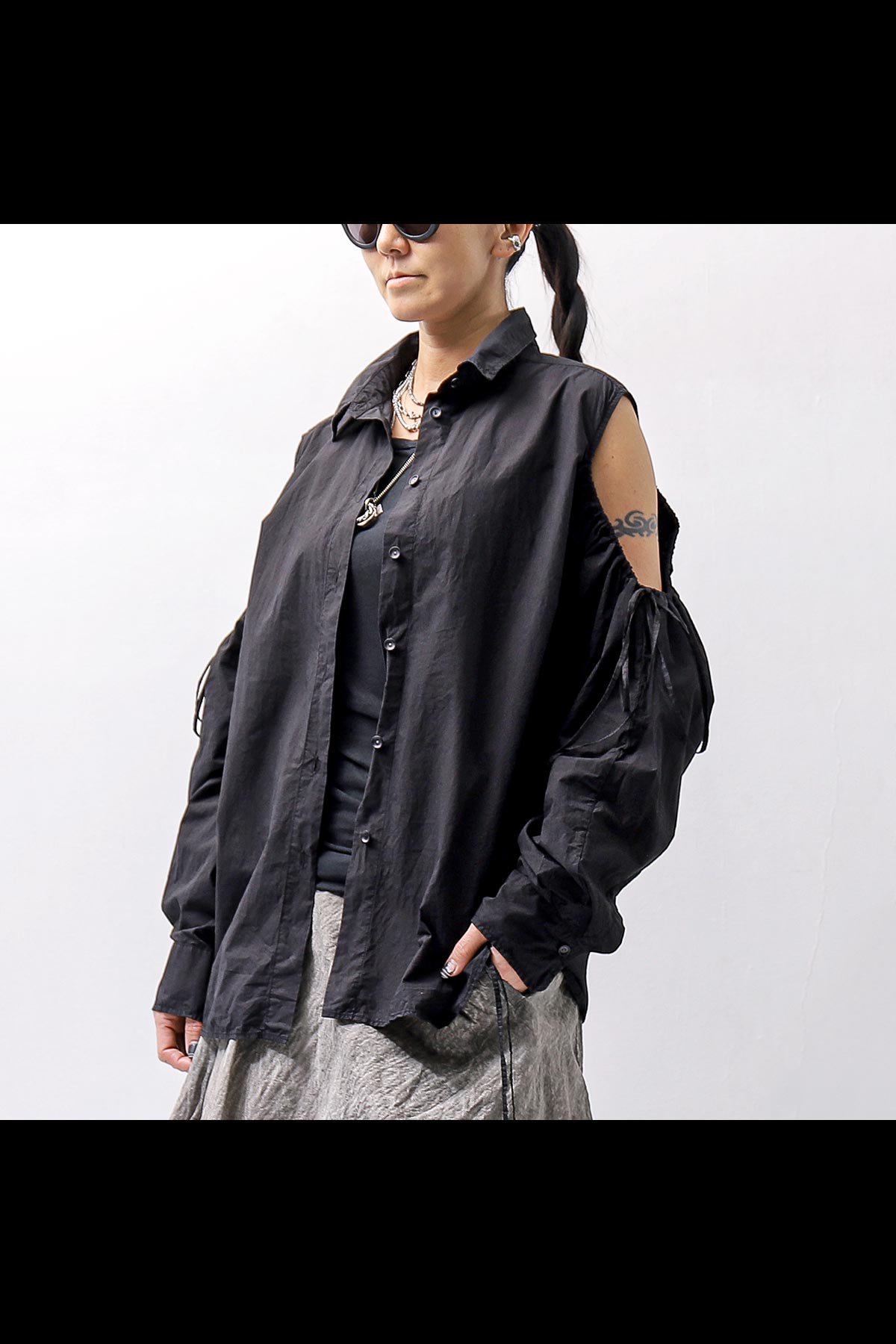 <img class='new_mark_img1' src='https://img.shop-pro.jp/img/new/icons8.gif' style='border:none;display:inline;margin:0px;padding:0px;width:auto;' />2WAY COTTON SHIRT HOD10_BLACK