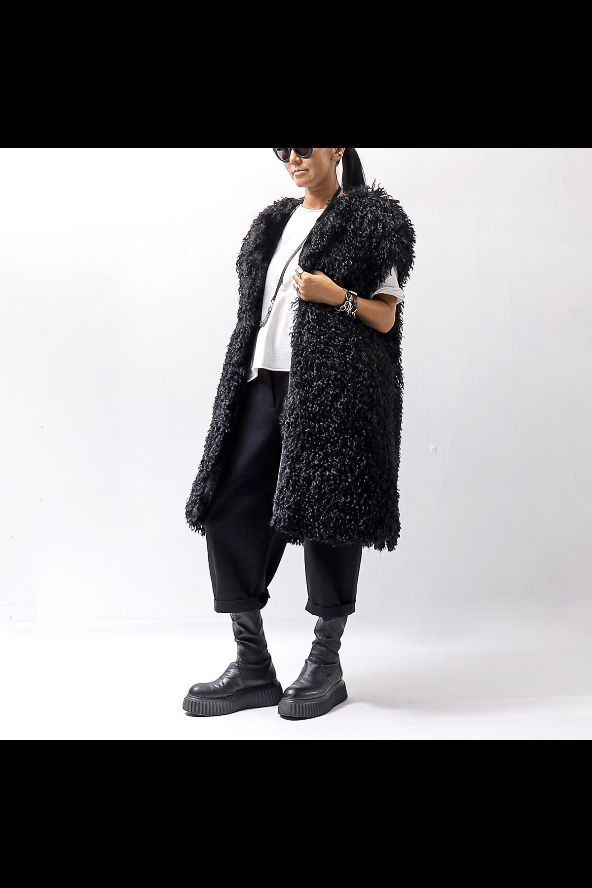 <img class='new_mark_img1' src='https://img.shop-pro.jp/img/new/icons8.gif' style='border:none;display:inline;margin:0px;padding:0px;width:auto;' />REVERSIBLE ECO FUR GILLET J114_BLACK