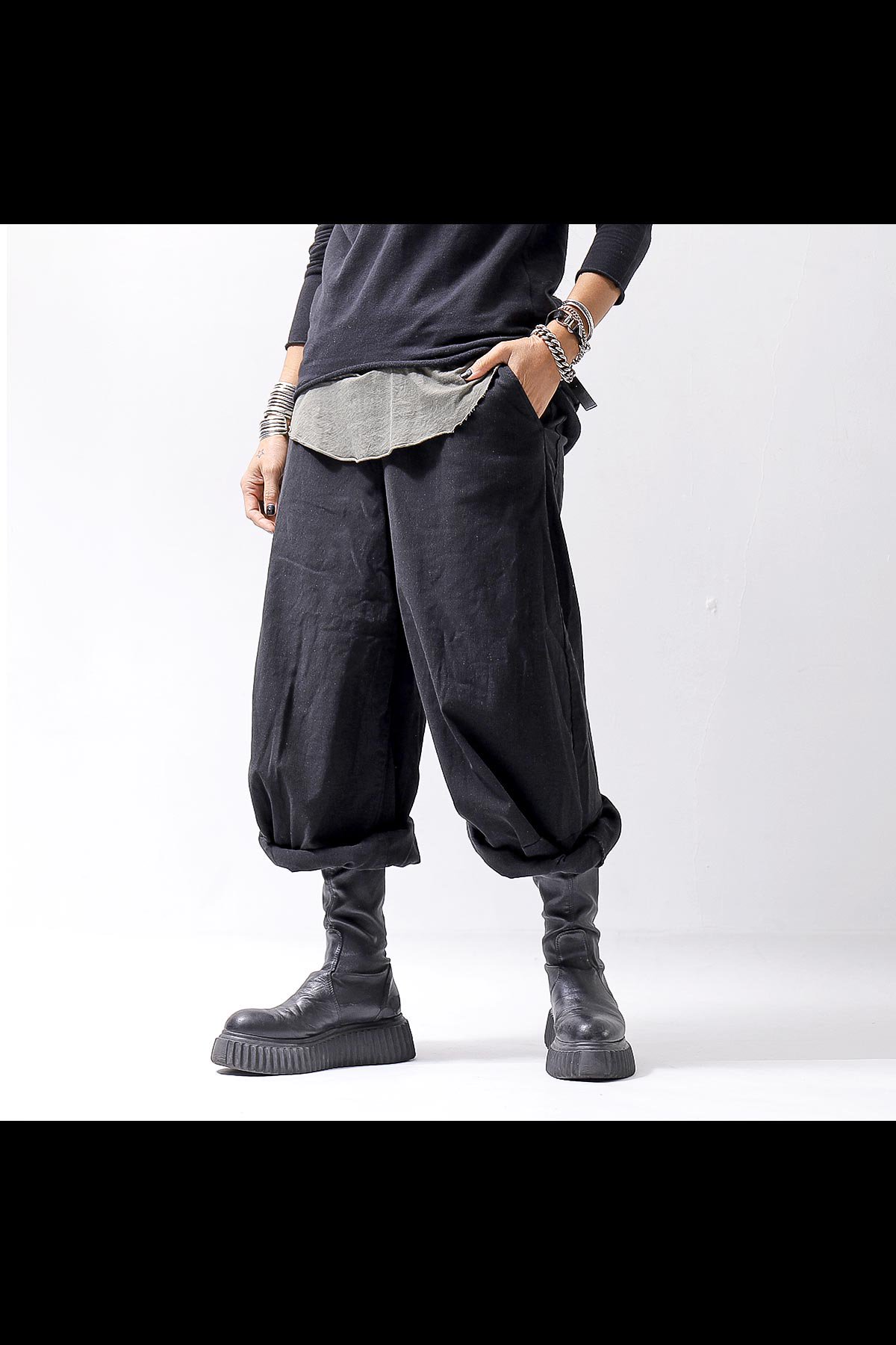 <img class='new_mark_img1' src='https://img.shop-pro.jp/img/new/icons8.gif' style='border:none;display:inline;margin:0px;padding:0px;width:auto;' />UNISEX STRETCH COTTON WOOL LOW CROTCH WIDE PANTS 341 0102_BLACK STRIPE