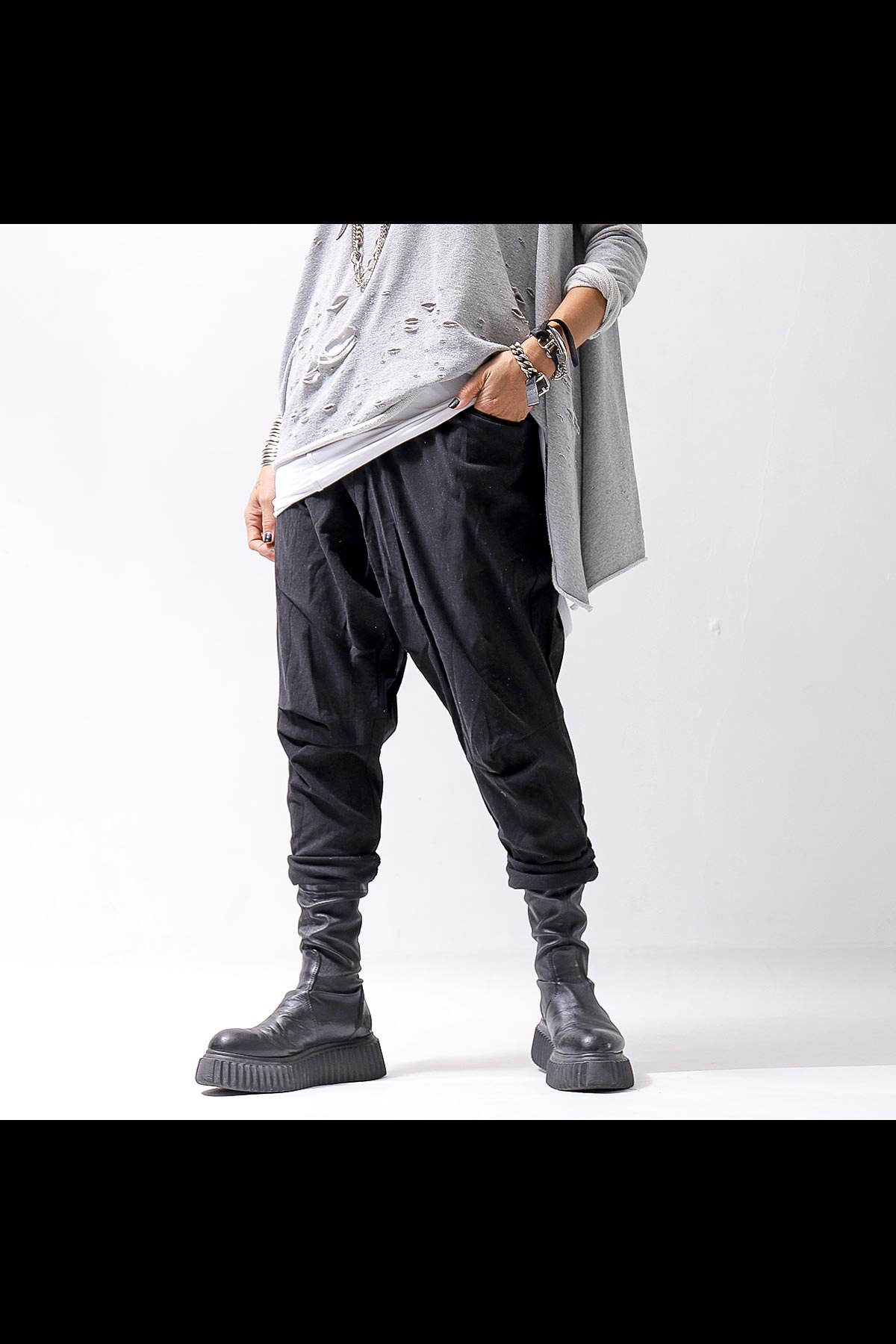 <img class='new_mark_img1' src='https://img.shop-pro.jp/img/new/icons8.gif' style='border:none;display:inline;margin:0px;padding:0px;width:auto;' />UNISEX STRETCH COTTON WOOL SARROUEL PANTS 341 0101_BLACK STRIPE