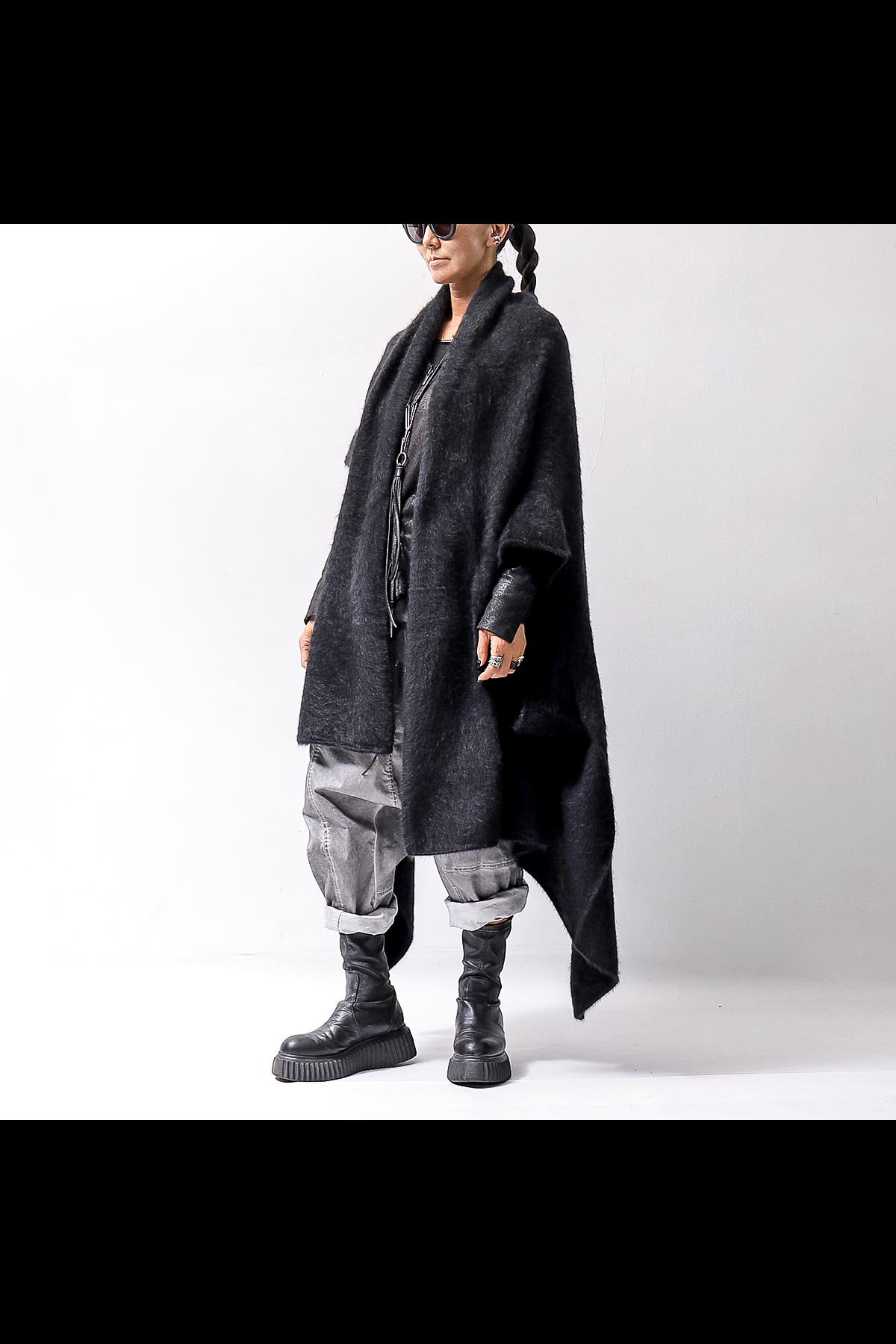 <img class='new_mark_img1' src='https://img.shop-pro.jp/img/new/icons8.gif' style='border:none;display:inline;margin:0px;padding:0px;width:auto;' />UNISEX RACCOON MULTI CARDIGAN COAT KNIT 141 7709_BLACK