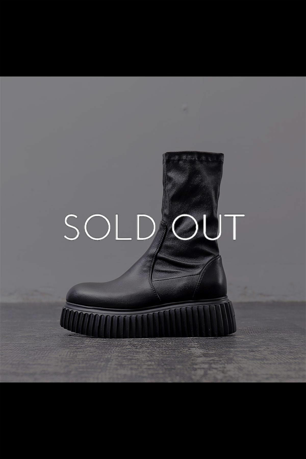 <img class='new_mark_img1' src='https://img.shop-pro.jp/img/new/icons8.gif' style='border:none;display:inline;margin:0px;padding:0px;width:auto;' />STRETCH LEATHER SNEAKER BOOTS MIDI STRETCH_BLACK