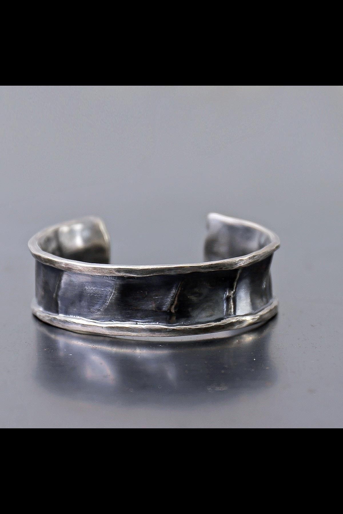 <img class='new_mark_img1' src='https://img.shop-pro.jp/img/new/icons8.gif' style='border:none;display:inline;margin:0px;padding:0px;width:auto;' />FOLDS BANGLE_MEDIUM