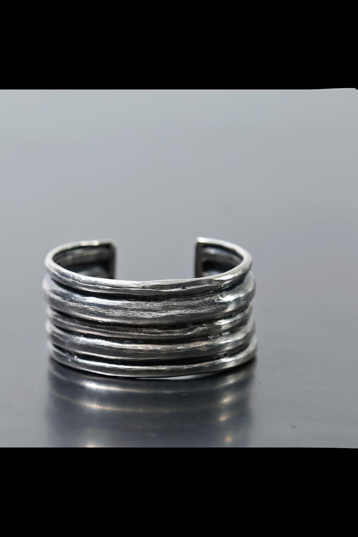 <img class='new_mark_img1' src='https://img.shop-pro.jp/img/new/icons8.gif' style='border:none;display:inline;margin:0px;padding:0px;width:auto;' />COIL BANGLE_MEDIUM
