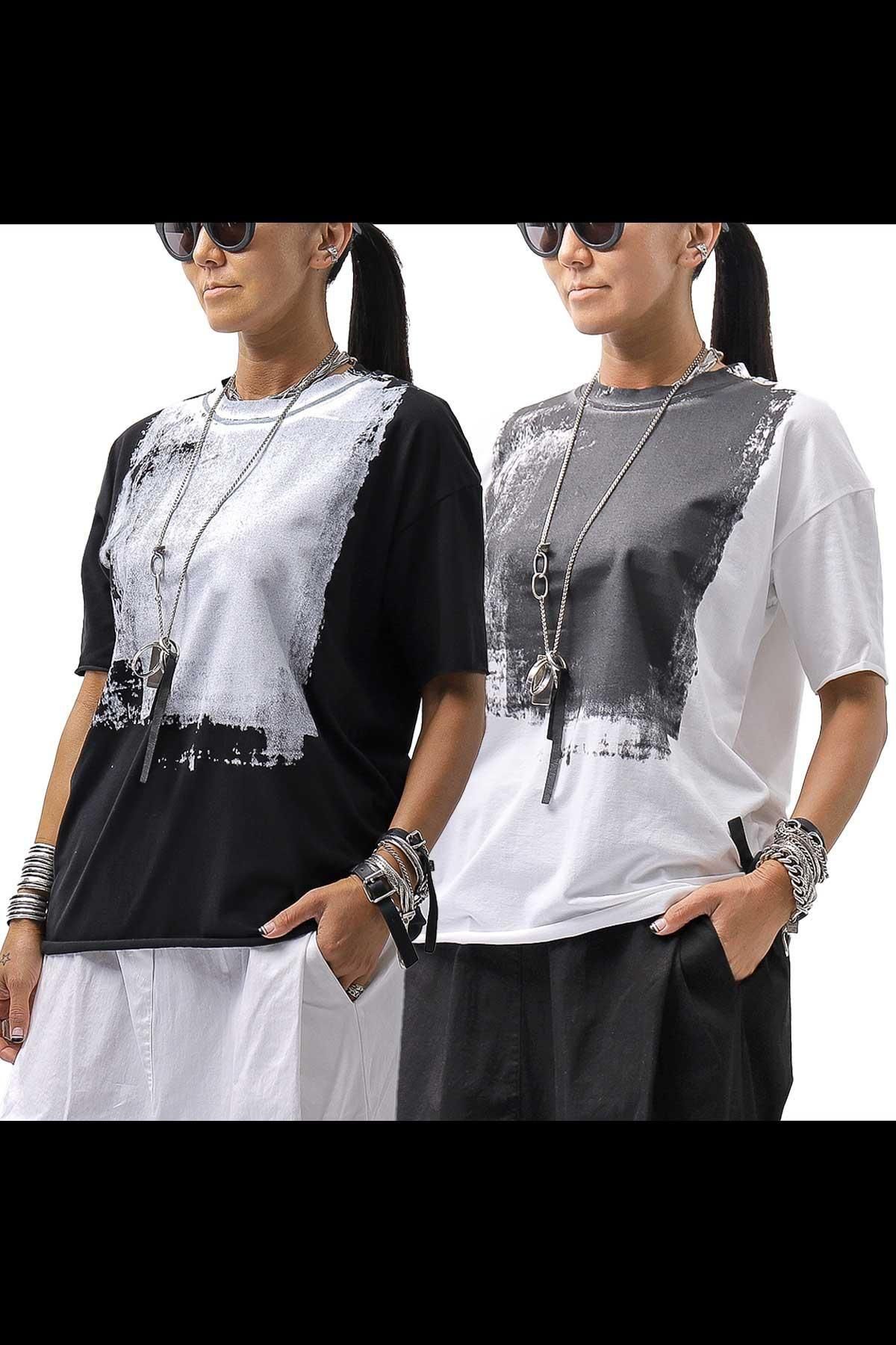 <img class='new_mark_img1' src='https://img.shop-pro.jp/img/new/icons8.gif' style='border:none;display:inline;margin:0px;padding:0px;width:auto;' />UNISEX PRINTED TEE BLACK&WHITE SET 156QK02