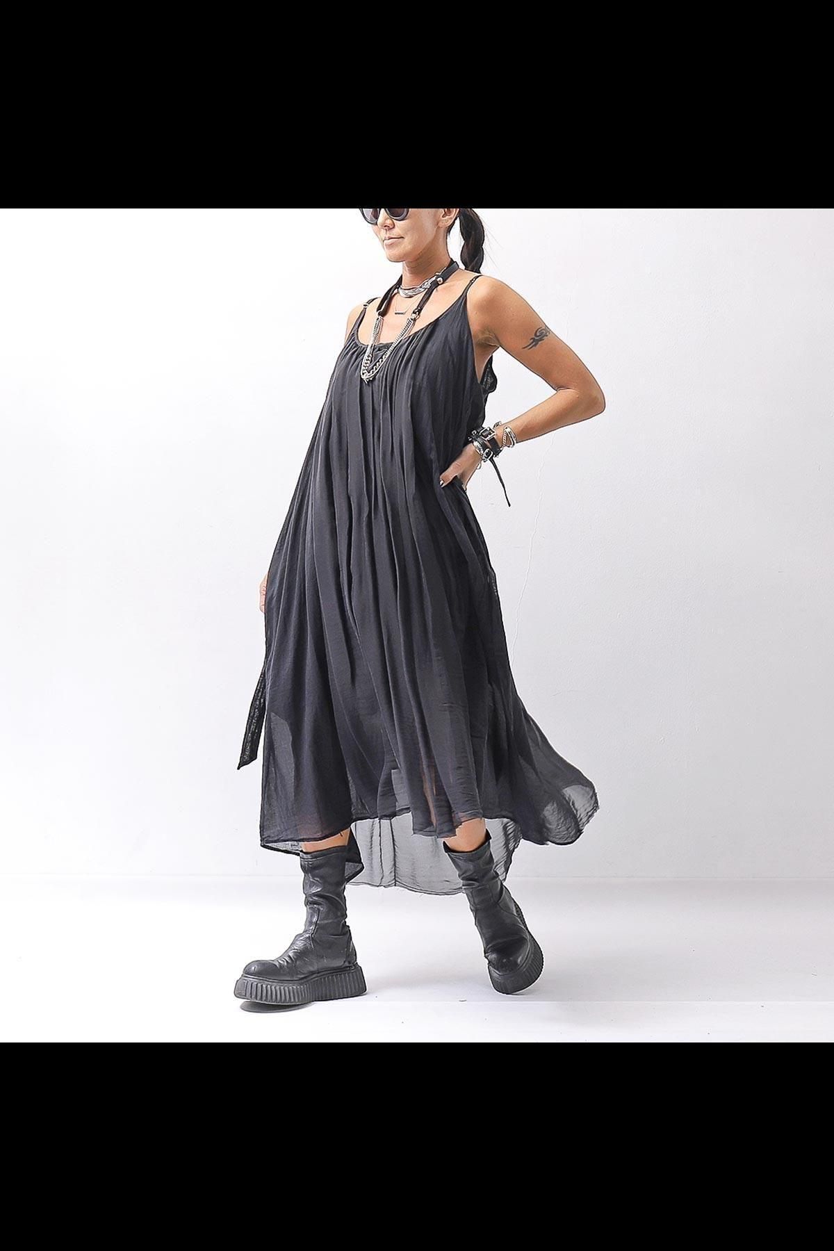 <img class='new_mark_img1' src='https://img.shop-pro.jp/img/new/icons8.gif' style='border:none;display:inline;margin:0px;padding:0px;width:auto;' />STRAP LAYERED DRESS S76_BLACK