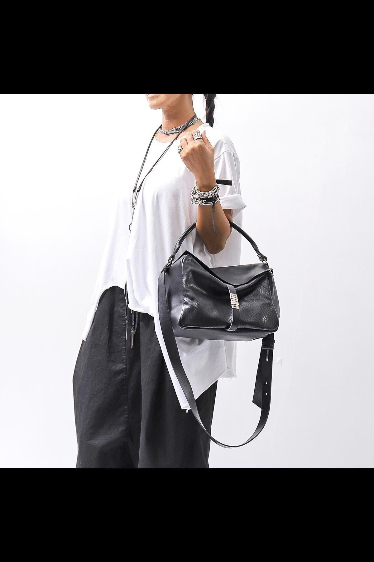 <img class='new_mark_img1' src='https://img.shop-pro.jp/img/new/icons8.gif' style='border:none;display:inline;margin:0px;padding:0px;width:auto;' />2WAY SHOULDER FLAP ON BAG DBM004_BLACK
