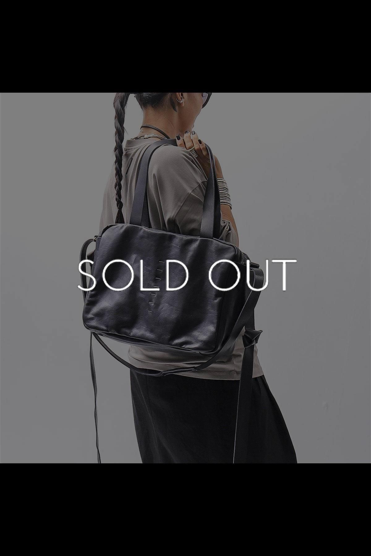 <img class='new_mark_img1' src='https://img.shop-pro.jp/img/new/icons8.gif' style='border:none;display:inline;margin:0px;padding:0px;width:auto;' />2WAY SQUARE LARGE CAPACITY SHOULDER BAG DBM002_BLACK