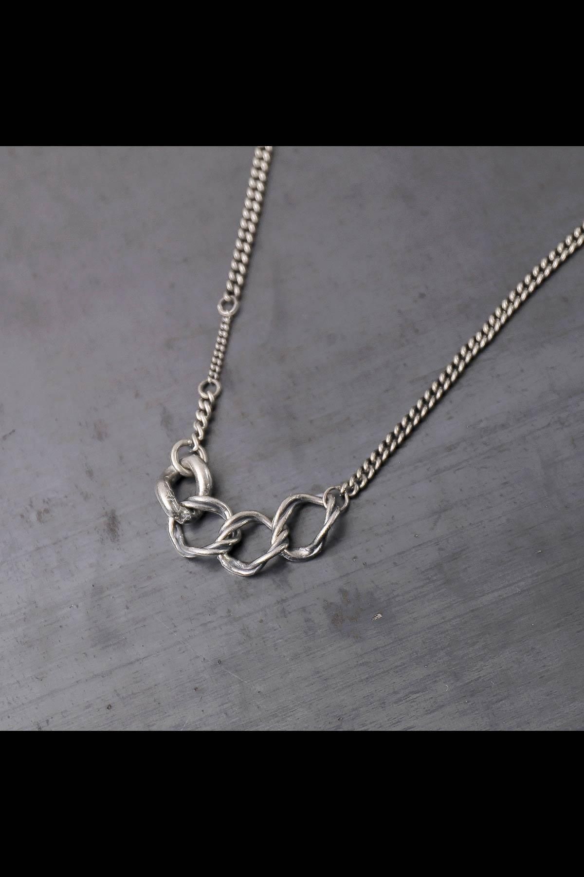 <img class='new_mark_img1' src='https://img.shop-pro.jp/img/new/icons8.gif' style='border:none;display:inline;margin:0px;padding:0px;width:auto;' />TWIST RING TOP NECKLACE CN2135_SILVER