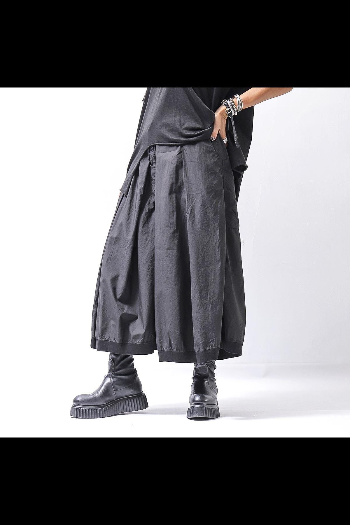 <img class='new_mark_img1' src='https://img.shop-pro.jp/img/new/icons8.gif' style='border:none;display:inline;margin:0px;padding:0px;width:auto;' />FRONT TUCK WIDE COTTON PANTS_BLACK