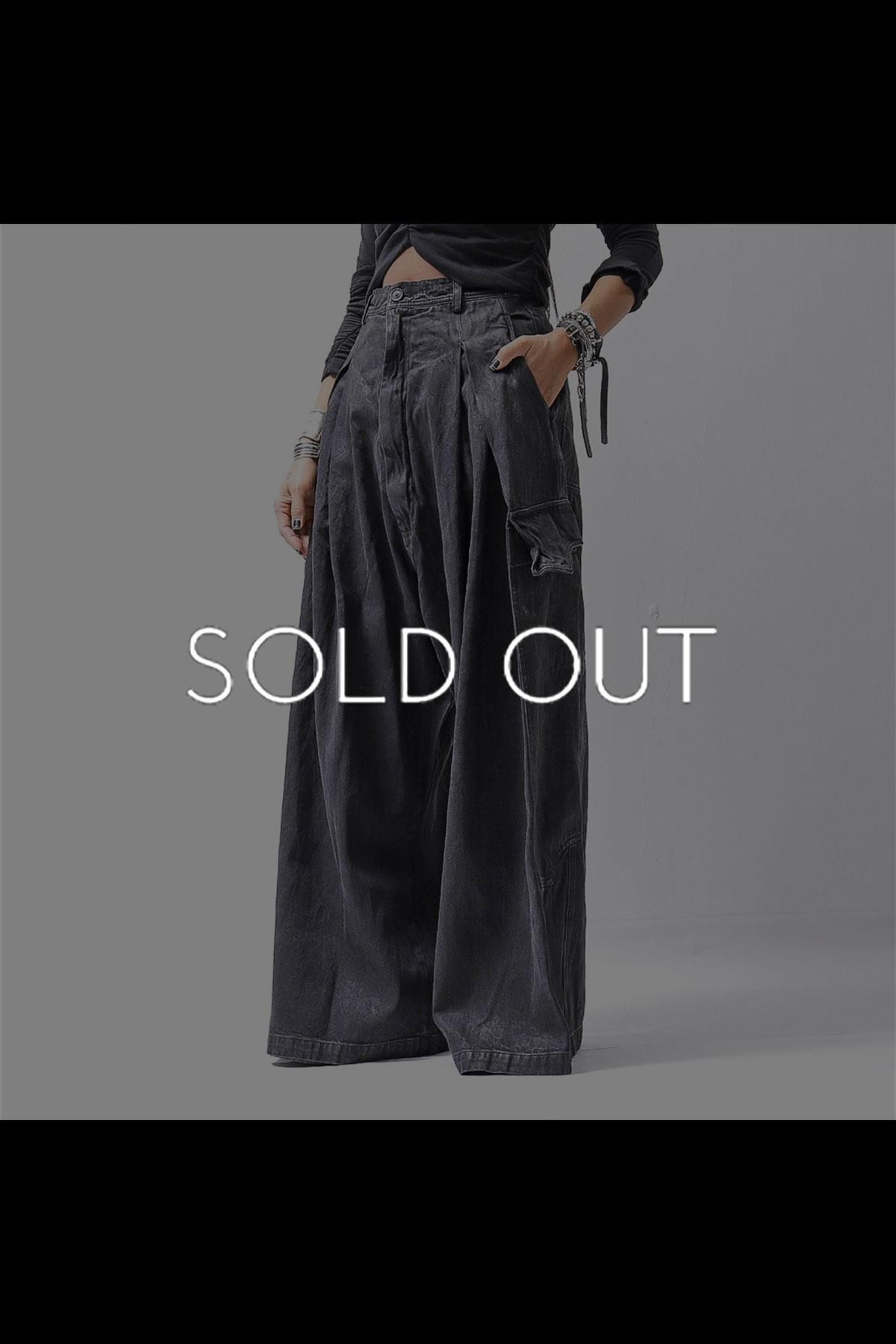 <img class='new_mark_img1' src='https://img.shop-pro.jp/img/new/icons8.gif' style='border:none;display:inline;margin:0px;padding:0px;width:auto;' />DENIM GLOSS BAGGY PANTS 103_BLACK GLOSS