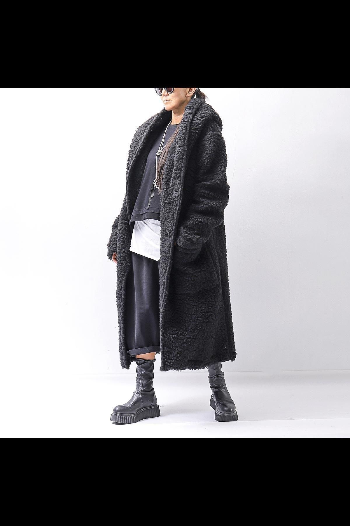 <img class='new_mark_img1' src='https://img.shop-pro.jp/img/new/icons8.gif' style='border:none;display:inline;margin:0px;padding:0px;width:auto;' />UNISEX VIRGIN BOA KNIT HOODED COAT_BLACK