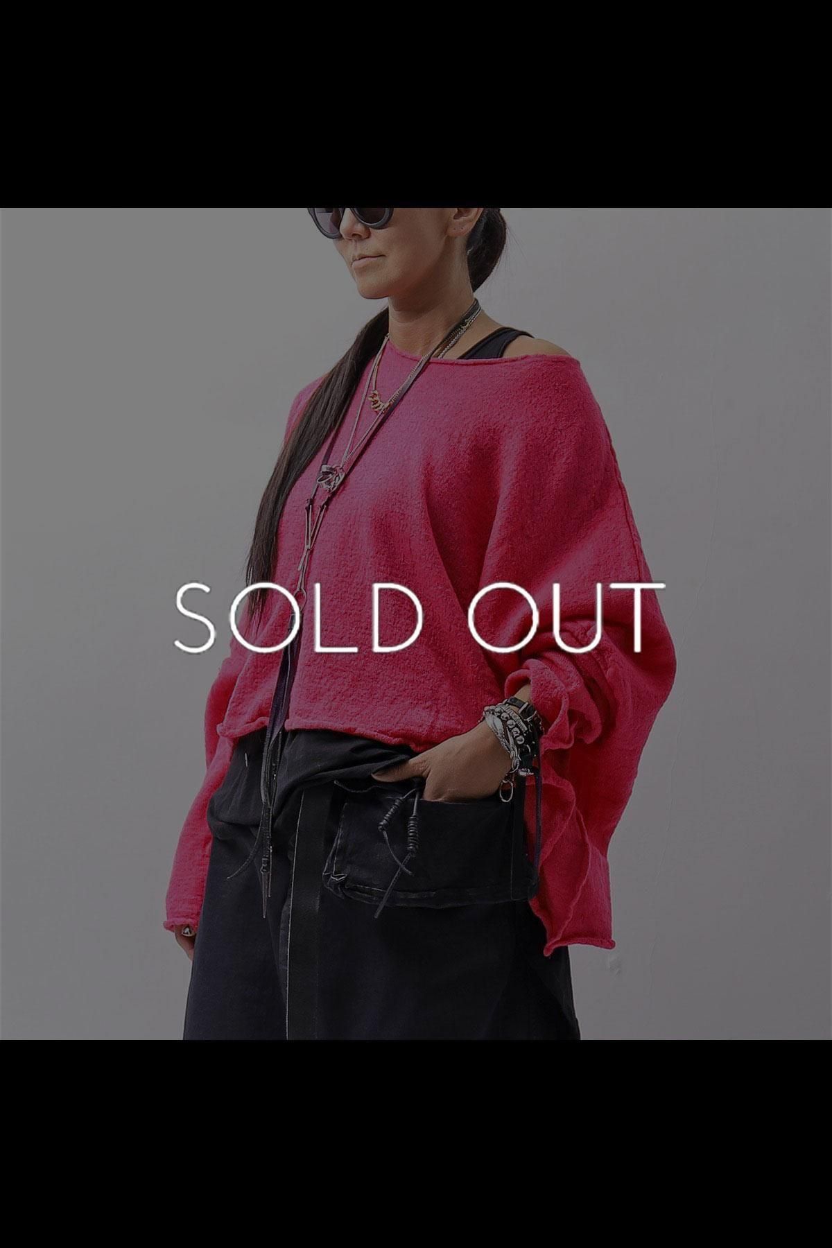 <img class='new_mark_img1' src='https://img.shop-pro.jp/img/new/icons8.gif' style='border:none;display:inline;margin:0px;padding:0px;width:auto;' />OVERSIZED SHORT KNIT TOP_LOTUS