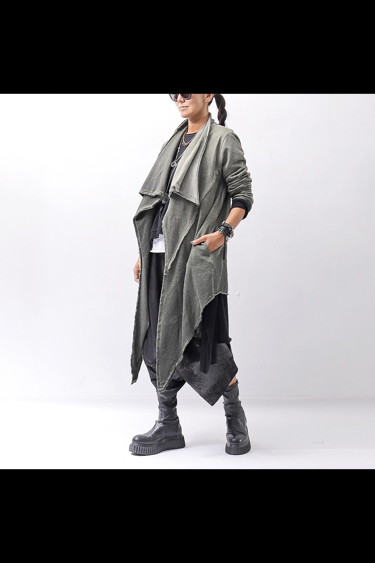 <img class='new_mark_img1' src='https://img.shop-pro.jp/img/new/icons8.gif' style='border:none;display:inline;margin:0px;padding:0px;width:auto;' />UNISEX ASYMMETRY SWEAT CARDIGAN_SALVIA(MILITARY)
