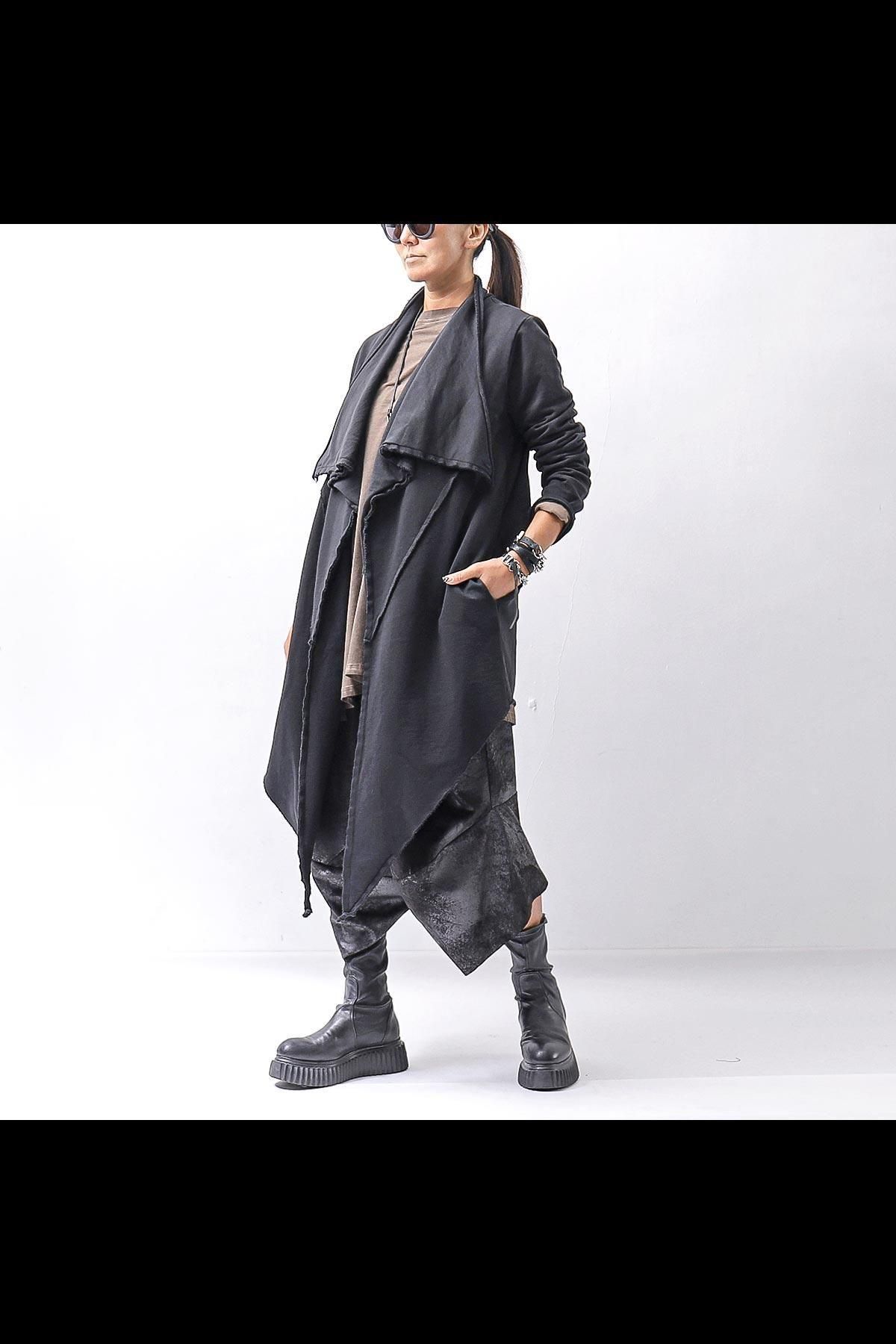 <img class='new_mark_img1' src='https://img.shop-pro.jp/img/new/icons8.gif' style='border:none;display:inline;margin:0px;padding:0px;width:auto;' />UNISEX ASYMMETRY SWEAT CARDIGAN_BLACK
