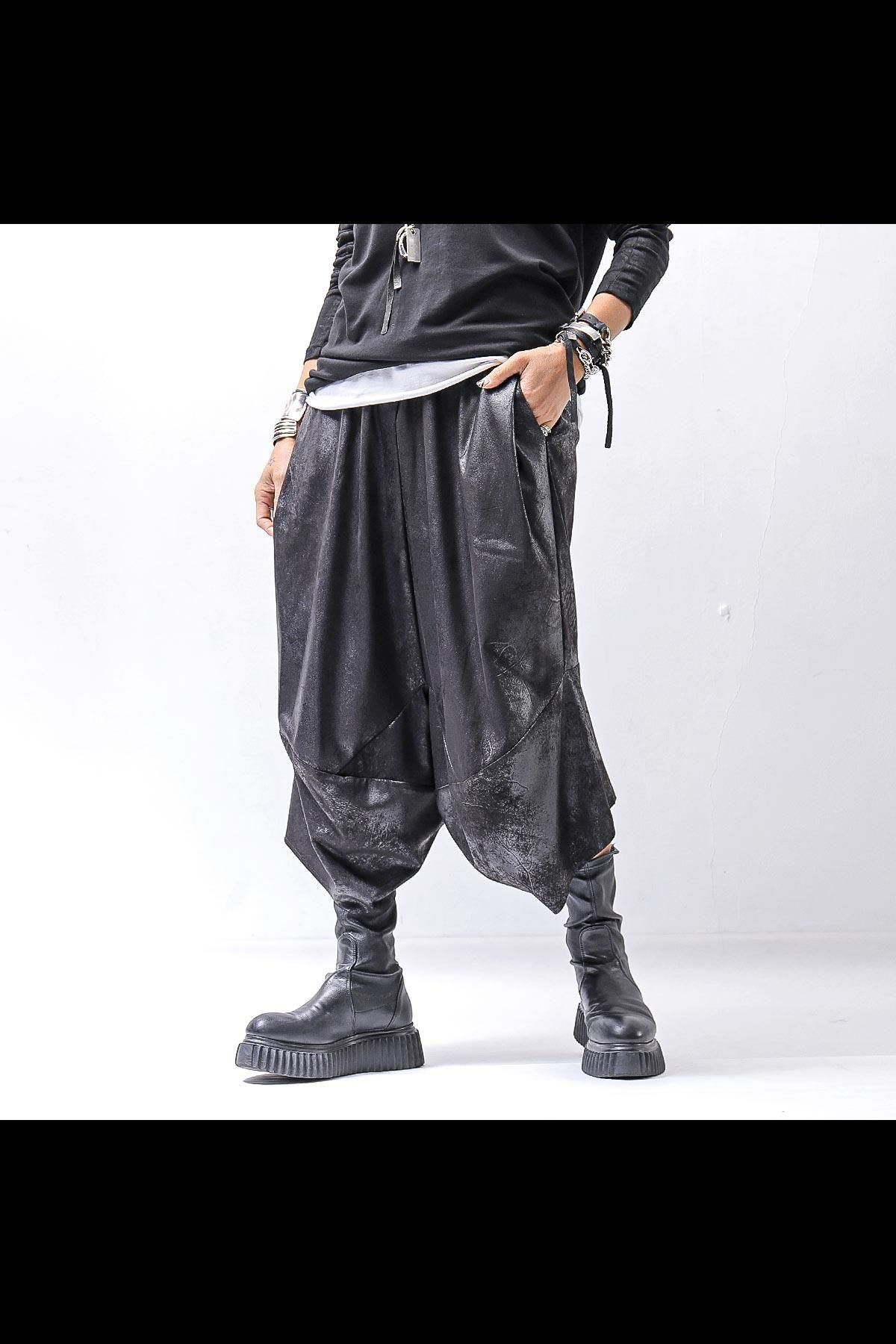 <img class='new_mark_img1' src='https://img.shop-pro.jp/img/new/icons8.gif' style='border:none;display:inline;margin:0px;padding:0px;width:auto;' />UNISEX ASYMMETRY STRETCH ECO LEATHER PANTS 722HA_BLACK