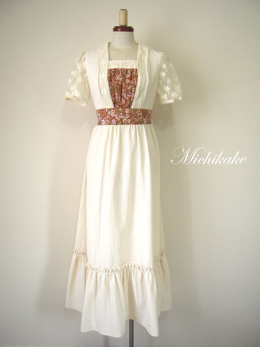  1970's ヴィンテージ マキシ丈 ワンピースドレス ”アイボリー”