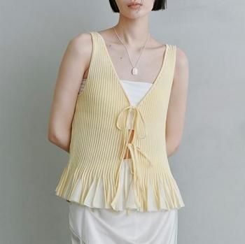 <img class='new_mark_img1' src='https://img.shop-pro.jp/img/new/icons14.gif' style='border:none;display:inline;margin:0px;padding:0px;width:auto;' />MIESROHE 2WAYシアーストライプペプラムトップス