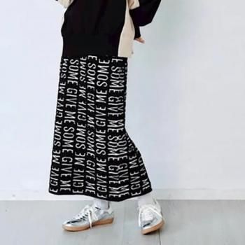 <img class='new_mark_img1' src='https://img.shop-pro.jp/img/new/icons32.gif' style='border:none;display:inline;margin:0px;padding:0px;width:auto;' />HCAE REVERSIBLE LOGO JACQUARD SKIRT