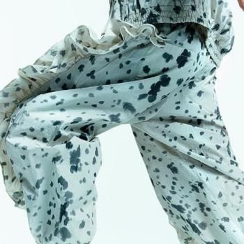 <img class='new_mark_img1' src='https://img.shop-pro.jp/img/new/icons14.gif' style='border:none;display:inline;margin:0px;padding:0px;width:auto;' />MEGMIURA Frills Nylon Pants
