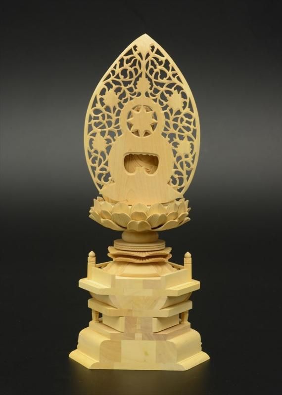 釈迦如来坐像柘植材曹洞、臨済宗仏像昔の手彫り品 曹洞宗・臨済宗】柘植製 釈迦如来(座像/2.5寸) 六角台座 唐草