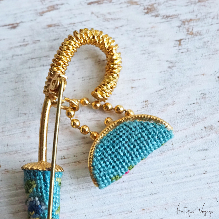 プチポワン ニードルポイント パラソル 花柄の傘とハンドバッグ