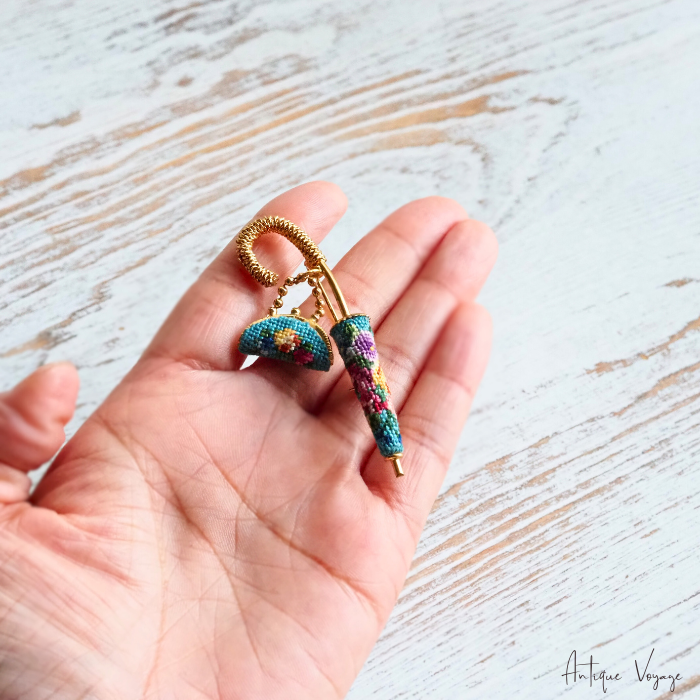 アンティークプチポワン ニードルポイント ビジュー装飾花彫金細工 オモニエール アンティーク プチポワン ニードルポイント ビジュー装飾花彫金