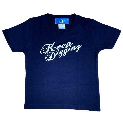 <img class='new_mark_img1' src='https://img.shop-pro.jp/img/new/icons20.gif' style='border:none;display:inline;margin:0px;padding:0px;width:auto;' />KEEP DIGGING Jr TEE (Navy)