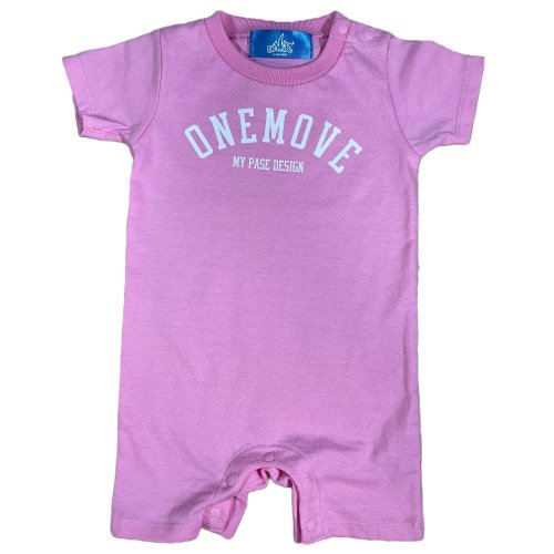 <img class='new_mark_img1' src='https://img.shop-pro.jp/img/new/icons20.gif' style='border:none;display:inline;margin:0px;padding:0px;width:auto;' />ARCH LOGO BABY TEE-ROMPERS (Pink)