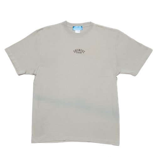 EMBROIDERY ARCH LOGO TEE (Soba)