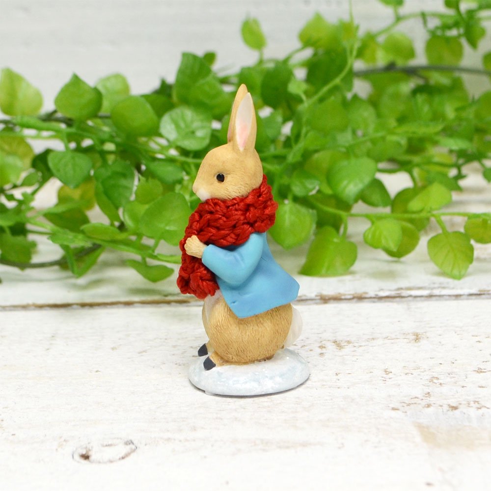 ピングー フィギュア（Peter Rabbit in a Festive Scarf）A30179　PR