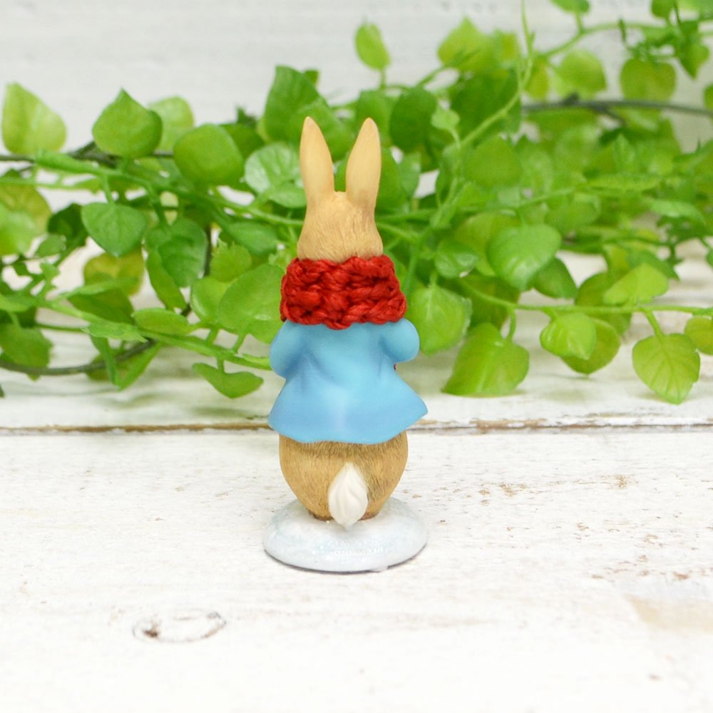 フィギュア（Peter Rabbit™ in a Festive Scarf）A30179 PR - ピーターラビットグッズ 公式オンラインショップ