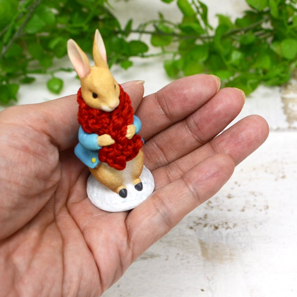 ピングー フィギュア（Peter Rabbit in a Festive Scarf）A30179　PR