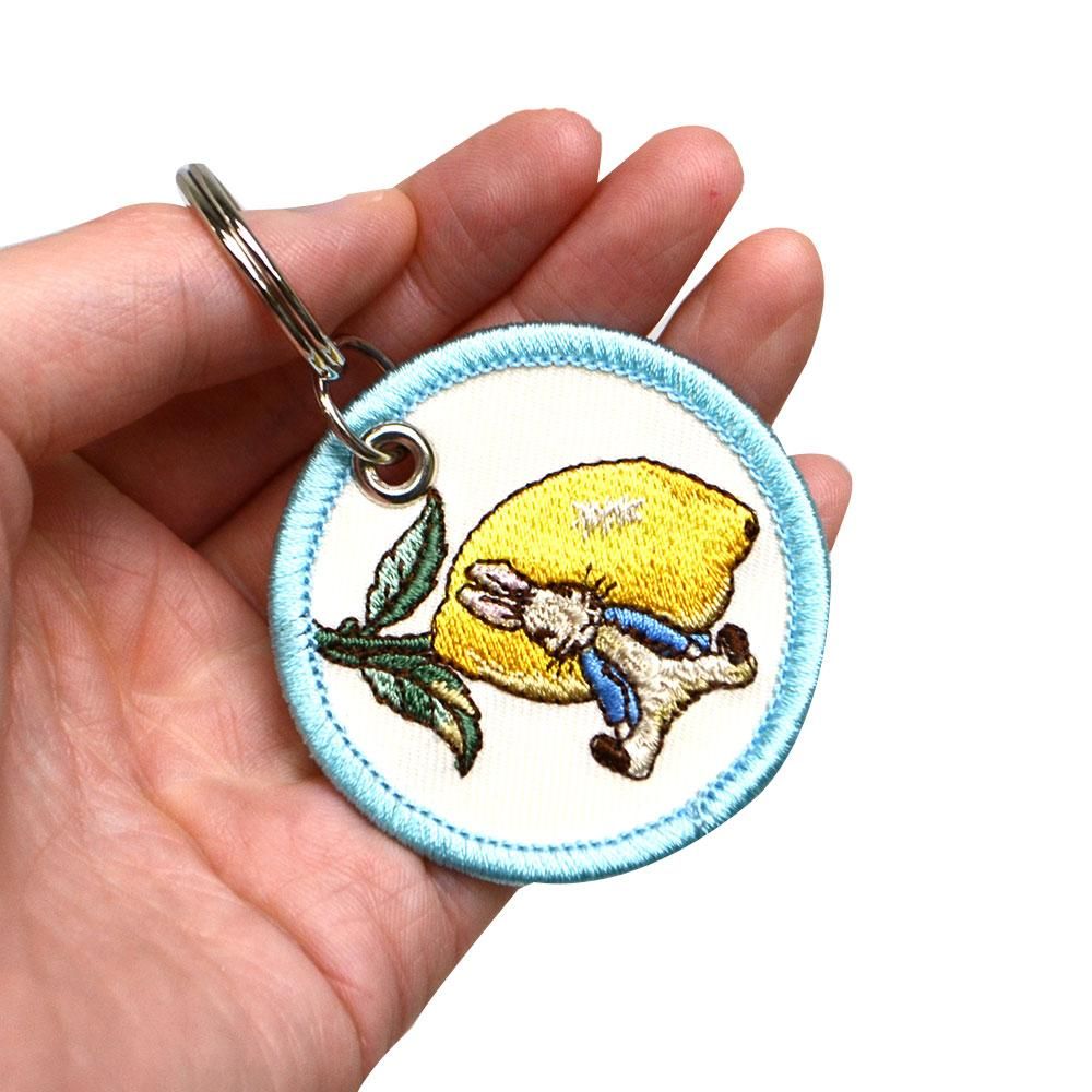 刺繍キーホルダー（レモン）S02C1821 PR - ピーターラビット