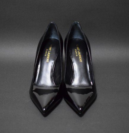 <img class='new_mark_img1' src='https://img.shop-pro.jp/img/new/icons50.gif' style='border:none;display:inline;margin:0px;padding:0px;width:auto;' />SAINT　LAURENT　PATENT　POINTED　PUMPS