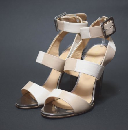 <img class='new_mark_img1' src='https://img.shop-pro.jp/img/new/icons50.gif' style='border:none;display:inline;margin:0px;padding:0px;width:auto;' />SERGIO　ROSSI　COLOR　BLOCK　SANDAL NUDE
