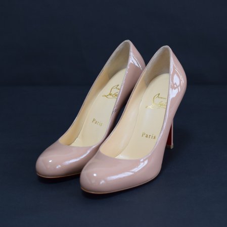 <img class='new_mark_img1' src='https://img.shop-pro.jp/img/new/icons50.gif' style='border:none;display:inline;margin:0px;padding:0px;width:auto;' />CHRISTIAN　LOUBOUTIN　PATENT　PUMPUS　NUDE